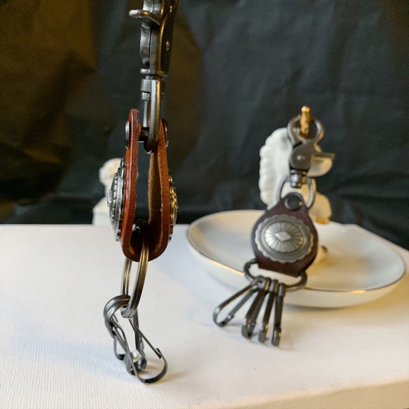 Vintage Silber Runder Leder Schlüsselanhänger mit Anhänger - image 3