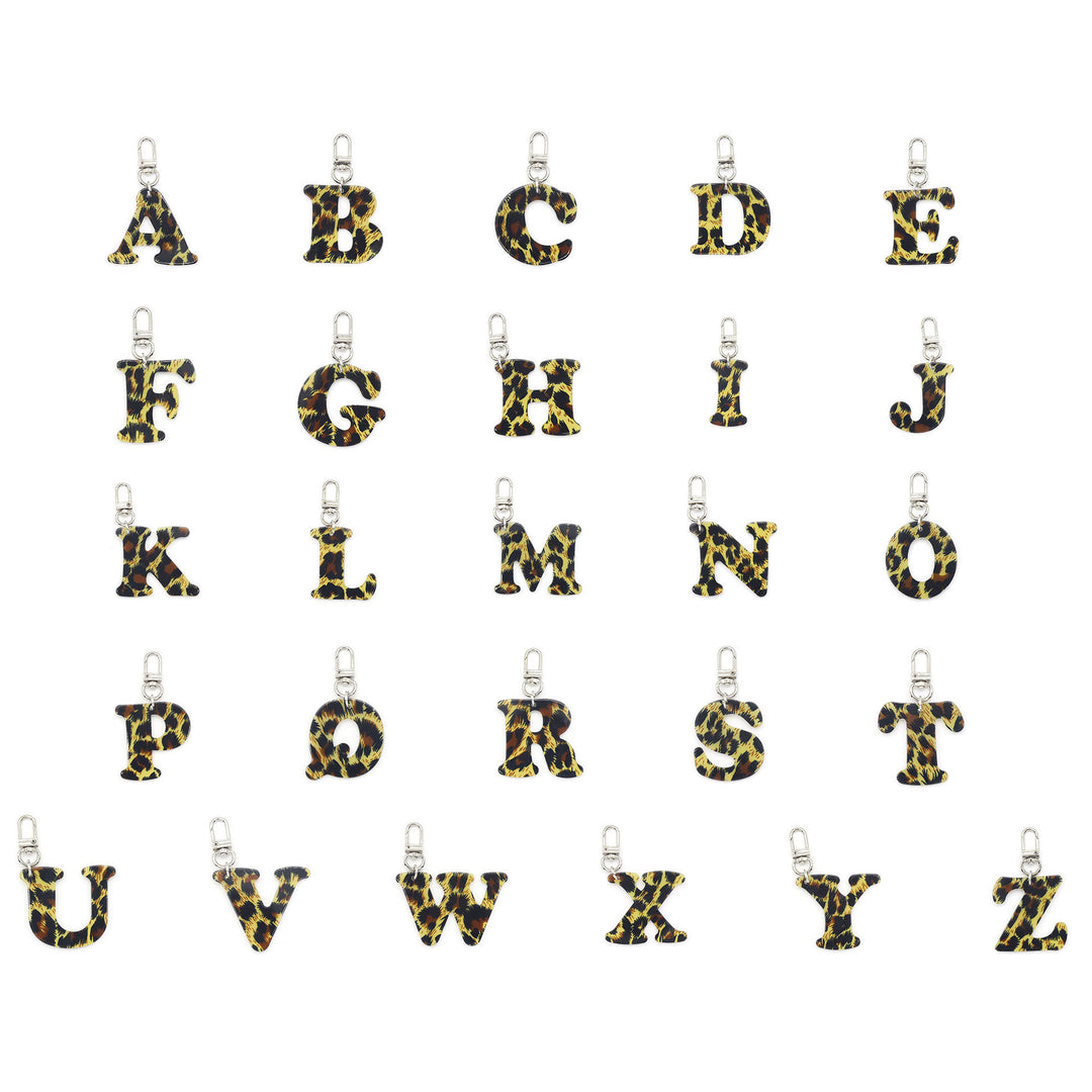 Schlüsselanhänger mit Buchstaben- und Cowboyhut-Anhänger im Leopardenmuster - image 8