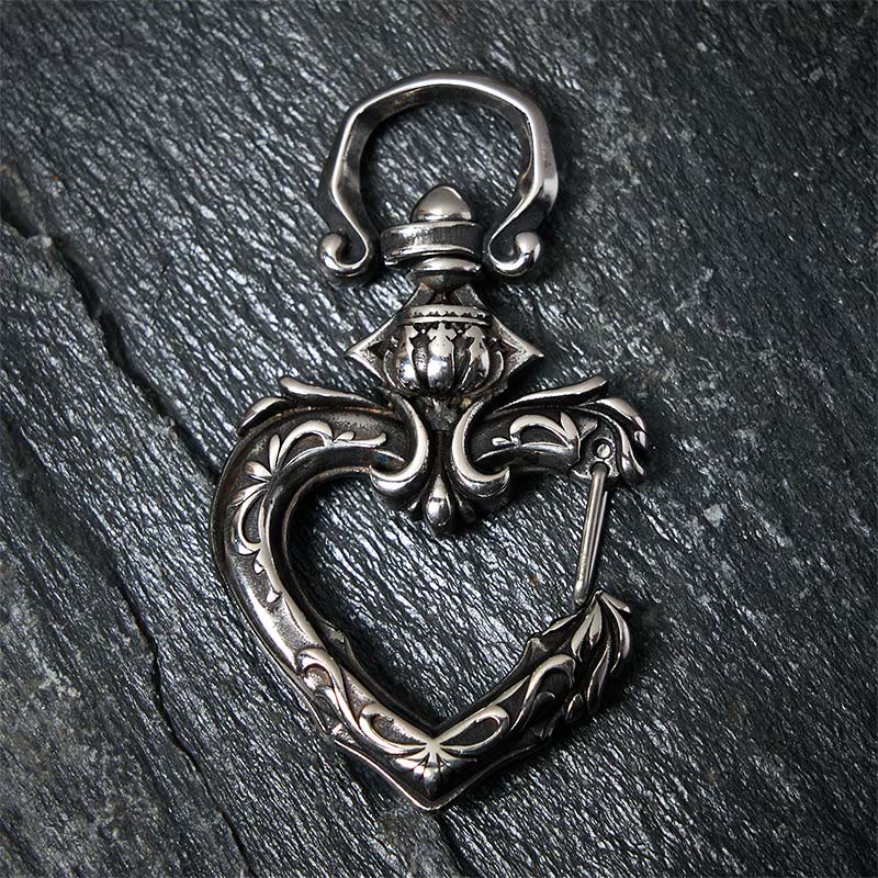Drehbarer Vintage-Schlüsselanhänger aus poliertem Metall in Herzform - image 4
