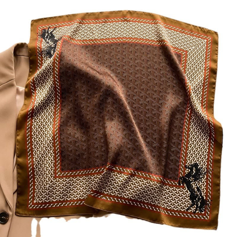 Exquisiter quadratischer Seidenschal mit hautfreundlichem Cashew-Print - image 1