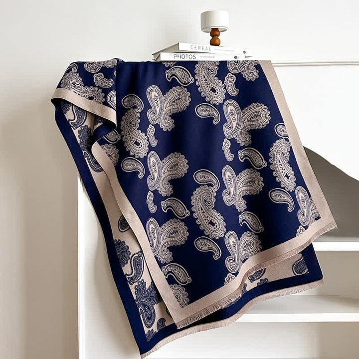 Doppelseitiger, warmer Schal mit aufwendigem Paisley-Muster - image 1