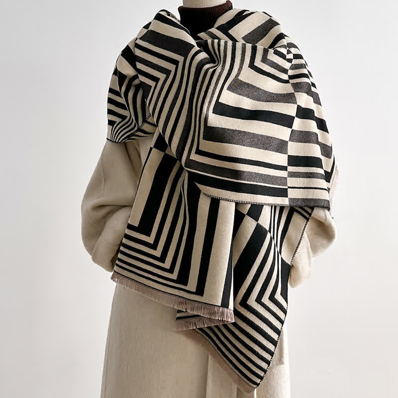 Schillernder Schal mit geometrischem Streifenmuster im optischen Stil - Schwarz - image 0