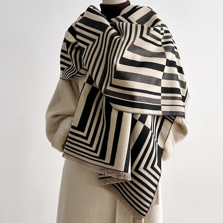 Schillernder Schal mit geometrischem Streifenmuster im optischen Stil - Schwarz - image 0