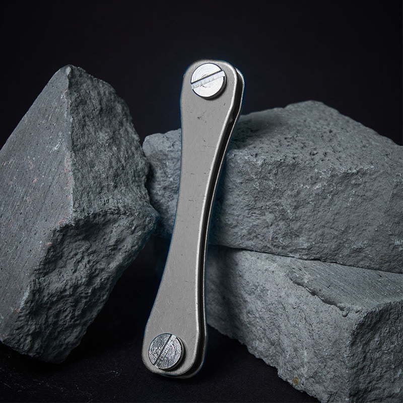 Platzsparender und komfortabler kompakter Schlüsselorganizer - Silber - image 10