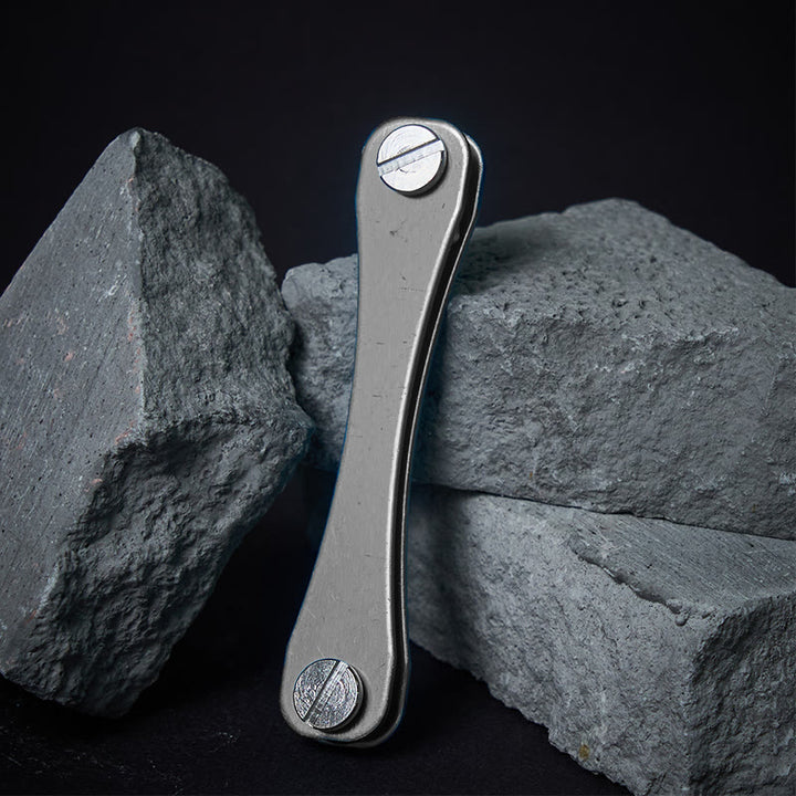 Platzsparender und komfortabler kompakter Schlüsselorganizer - Silber - image 10