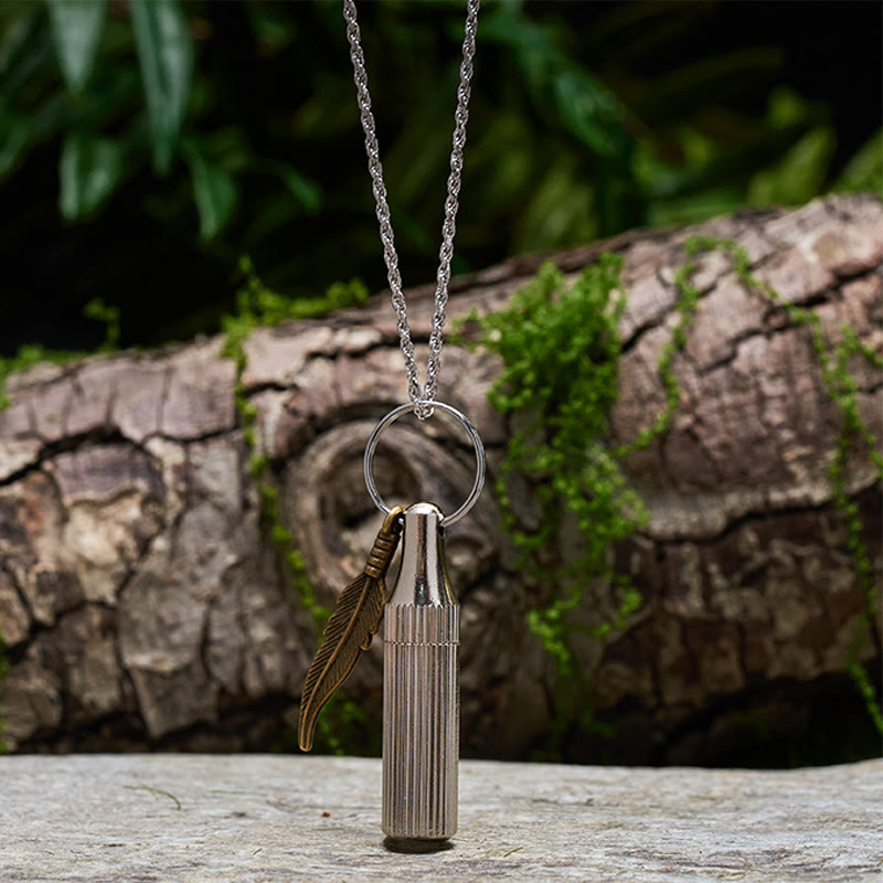 Kreativer Kapselmesser-Schlüsselanhänger, Federanhänger aus Legierung, Silberkette - Halskette - Silber - image 3