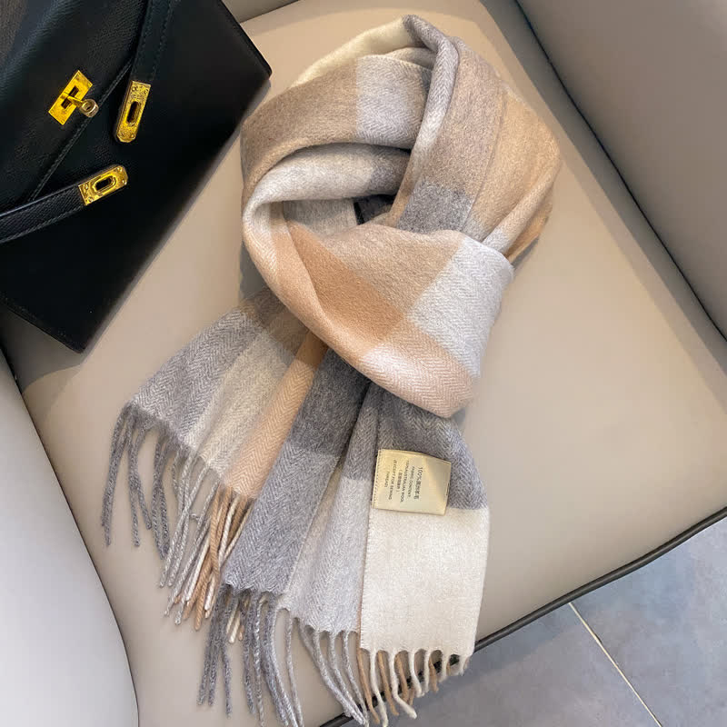 Unisex-Schal aus warmer Wolle mit Karomuster und Quasten - #9 - image 13