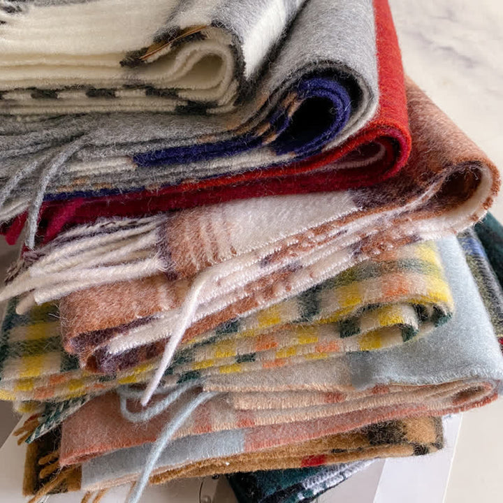 Unisex-Schal aus warmer Wolle mit Karomuster und Quasten - image 5