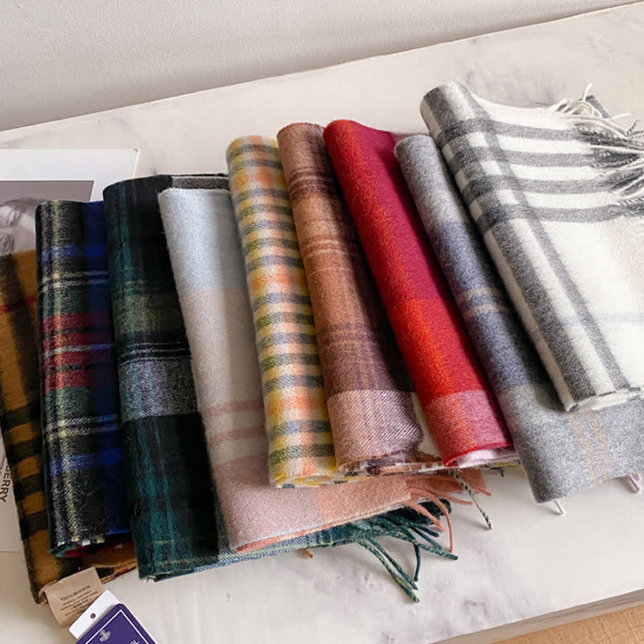 Unisex-Schal aus warmer Wolle mit Karomuster und Quasten - image 4