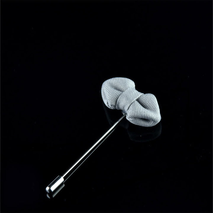 Stoff-Anstecknadel in Form einer spitzen Fliege für Herrenhochzeiten - Hellgrau - image 13