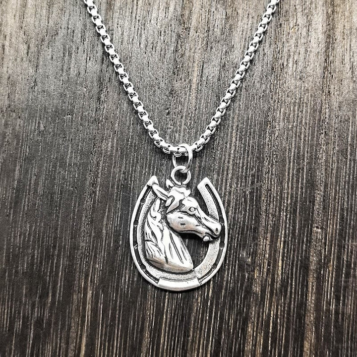 Vintage-Halskette mit Pferdekopf- und Hufeisenmuster aus Metall - Silber - image 2