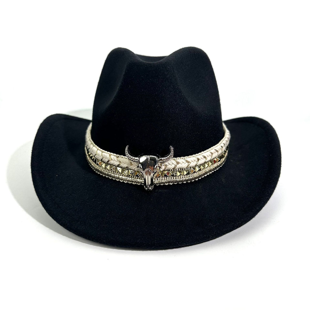 Cowboyhut im Western-Stil mit Metallkrempe und Gürtel - image 1