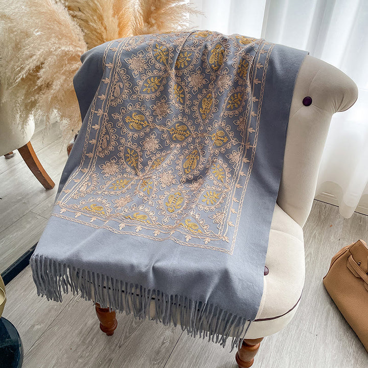 Damen-Schal mit Vintage-Blumenmuster und Fransen - image 8