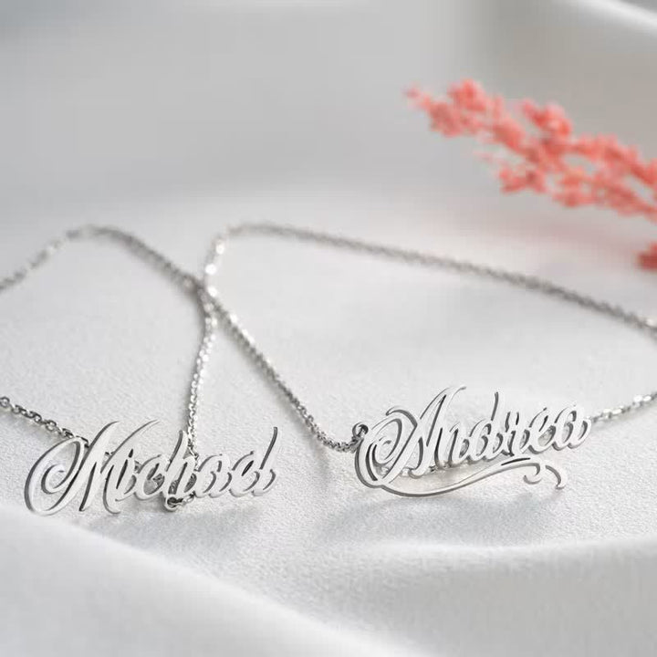 Elegante, schicke Namensbrosche mit Kette - image 1