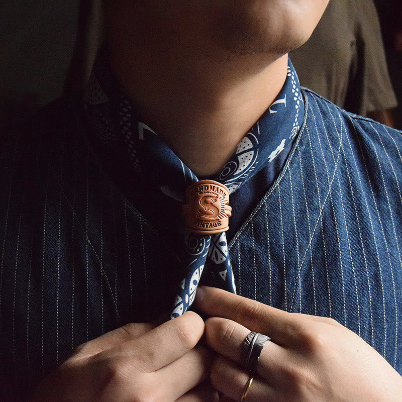 Einstecktuch im Retro-Stil mit verschiedenen Mustern und Buchstabenschnalle - image 1