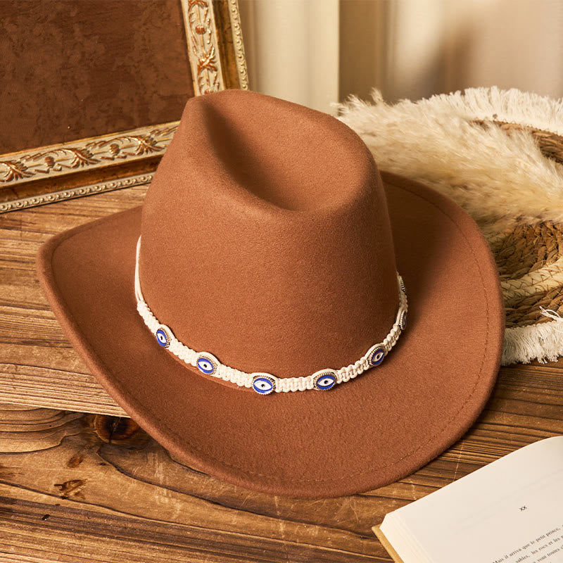 Herren-Cowboyhut mit weißem Strickgürtel und Evil-Eye-Motiv - image 1