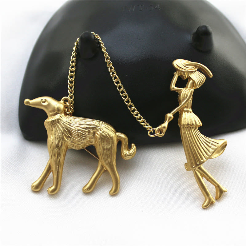 Goldbrosche „Dame und Hund“ - image 0