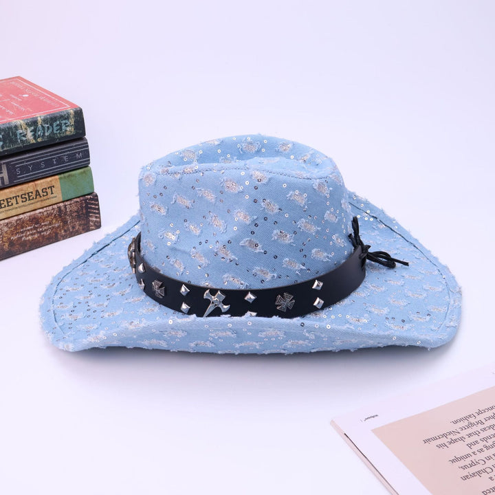 Herren-Cowboyhut mit silbernem Totenkopf, schwarzem Gürtel und Rissen - image 3