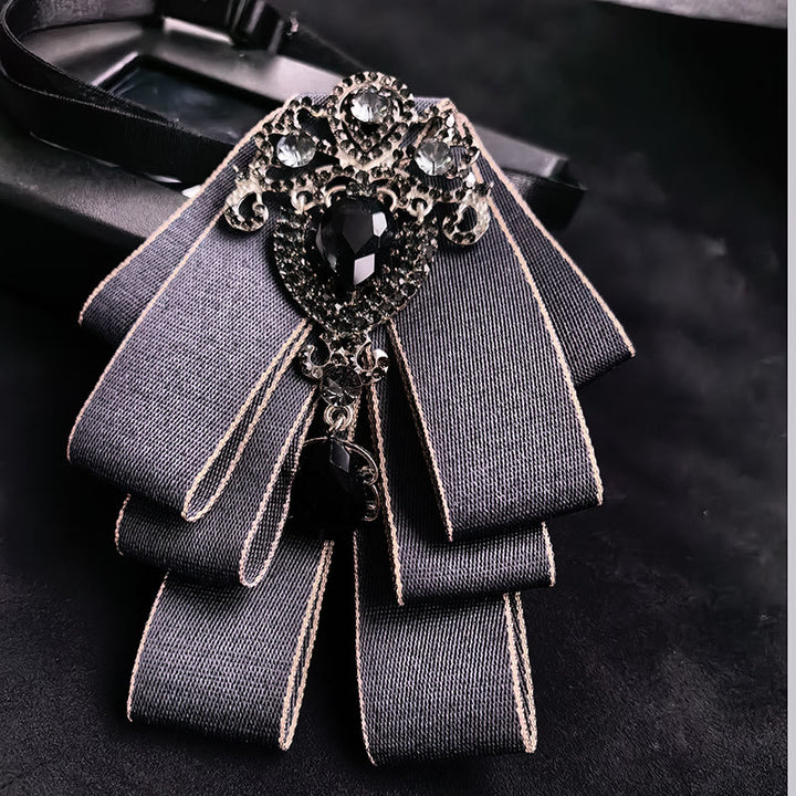 Vintage-Fliege für Herren mit mehrlagigem Schmuckband und Brustornament - Stil Nr. 12 - image 12