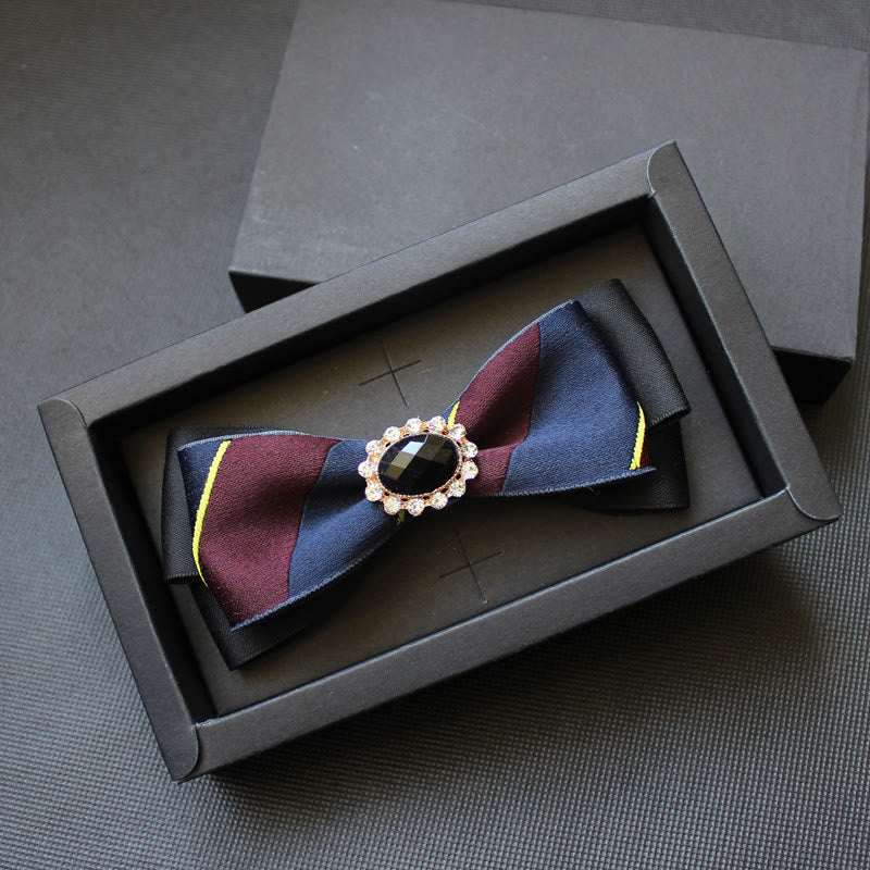 Elegante Herrenfliege mit geometrischem Muster und Edelsteinverzierungen - Stil Nr. 2 - image 1