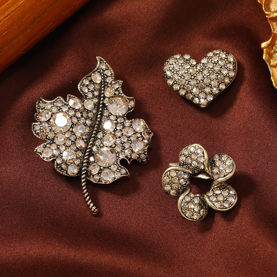 Vintage-Brosche mit Edelsteinbesatz, Halbmondform, Doppelkette und goldenen Akzenten - Stil Nr. 8 - image 7