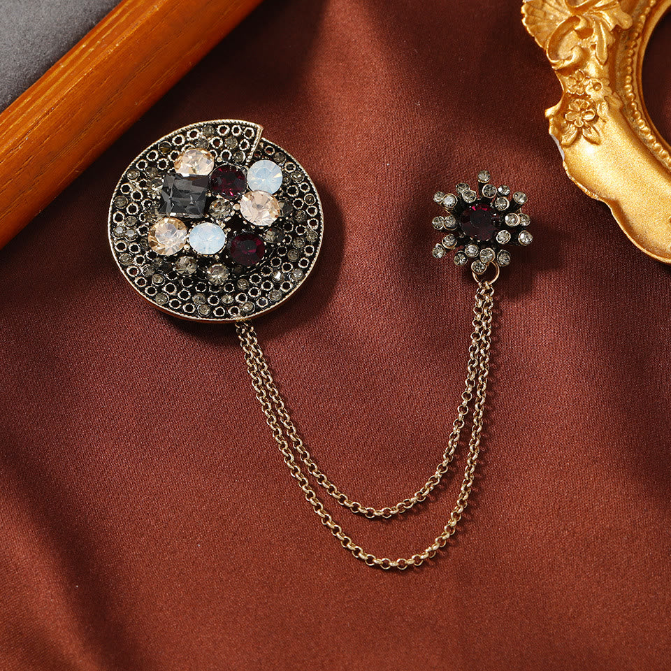 Vintage-Brosche mit Edelsteinbesatz, Halbmondform, Doppelkette und goldenen Akzenten - Stil Nr. 2 - image 1