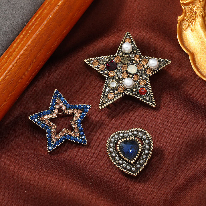 Vintage-Brosche mit Edelsteinbesatz, Halbmondform, Doppelkette und goldenen Akzenten - Stil Nr. 9 - image 8