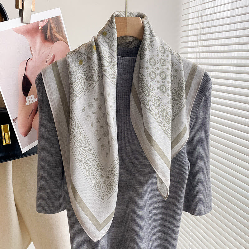 Dünner, quadratischer Schal für Damen mit reichhaltigem Print in verschiedenen Stilen - Stil Nr. 10 - image 9