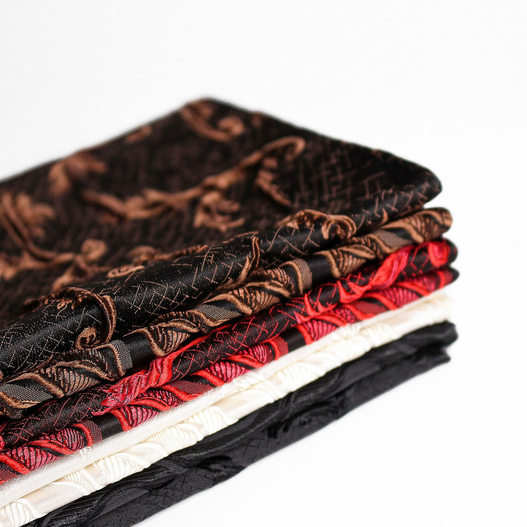 Elegante Herren-Krawatte mit Print, Fliege und Einstecktuch - image 12