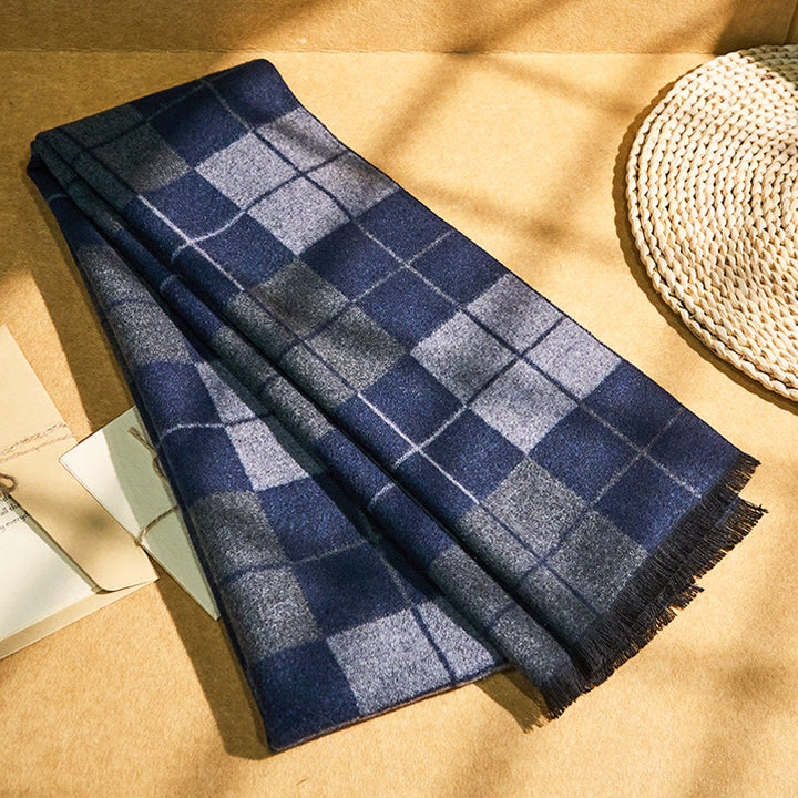 Klassischer karierter Herrenschal mit Quasten, warm - image 4