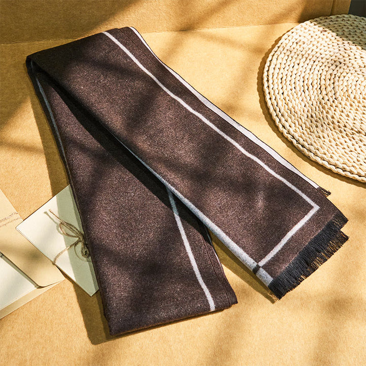 Klassischer Herrenschal mit Streifenmuster, warmen Quasten - image 3