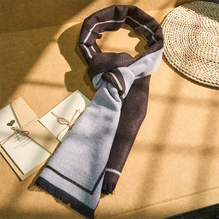 Klassischer Herrenschal mit Streifenmuster, warmen Quasten - Kaffee - image 0