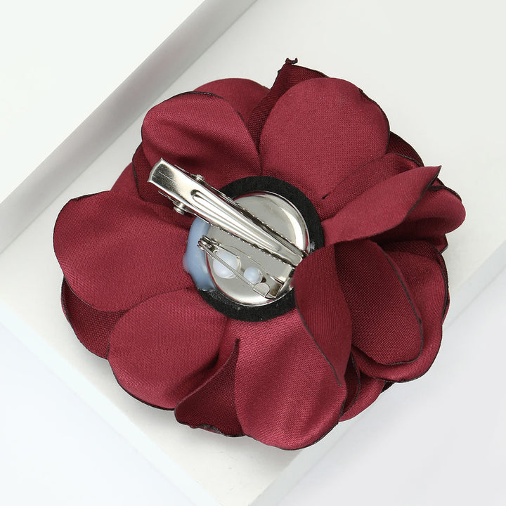 Elegante, mehrfarbige Brosche aus glänzendem Satin in Rosenform - image 1