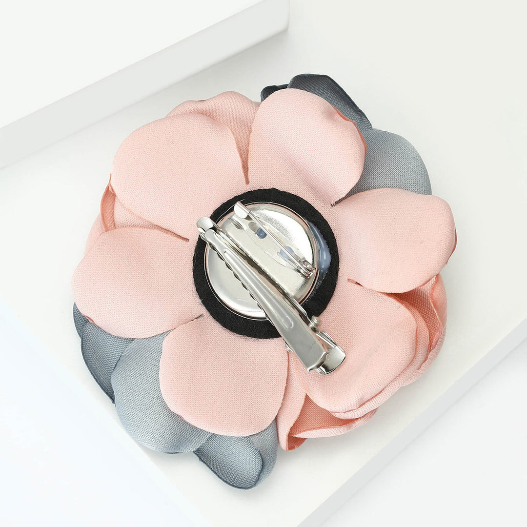 Elegante, mehrfarbige Brosche aus glänzendem Satin in Rosenform - image 15