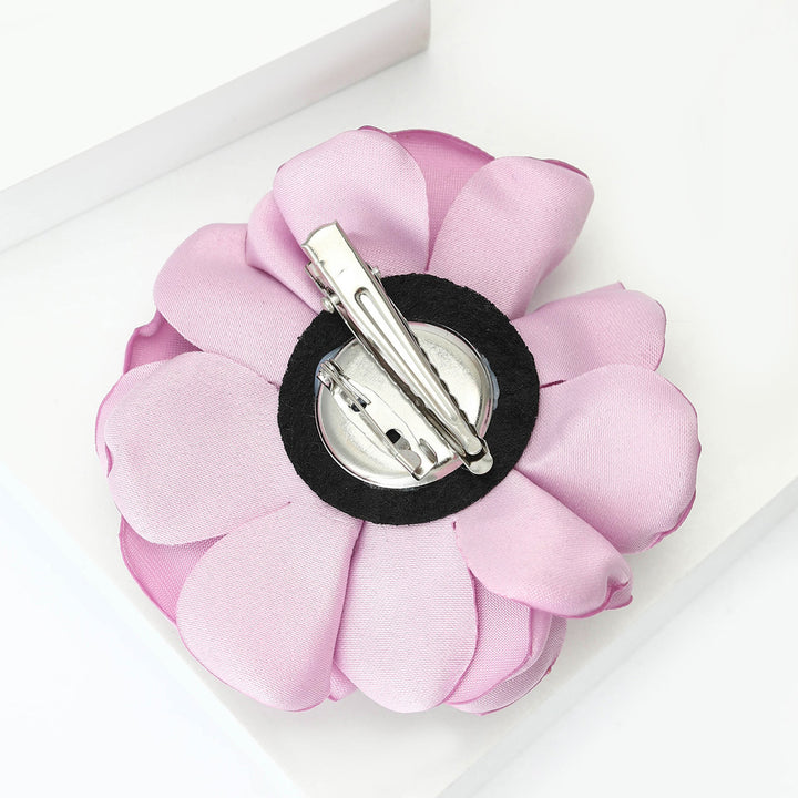 Elegante, mehrfarbige Brosche aus glänzendem Satin in Rosenform - image 9