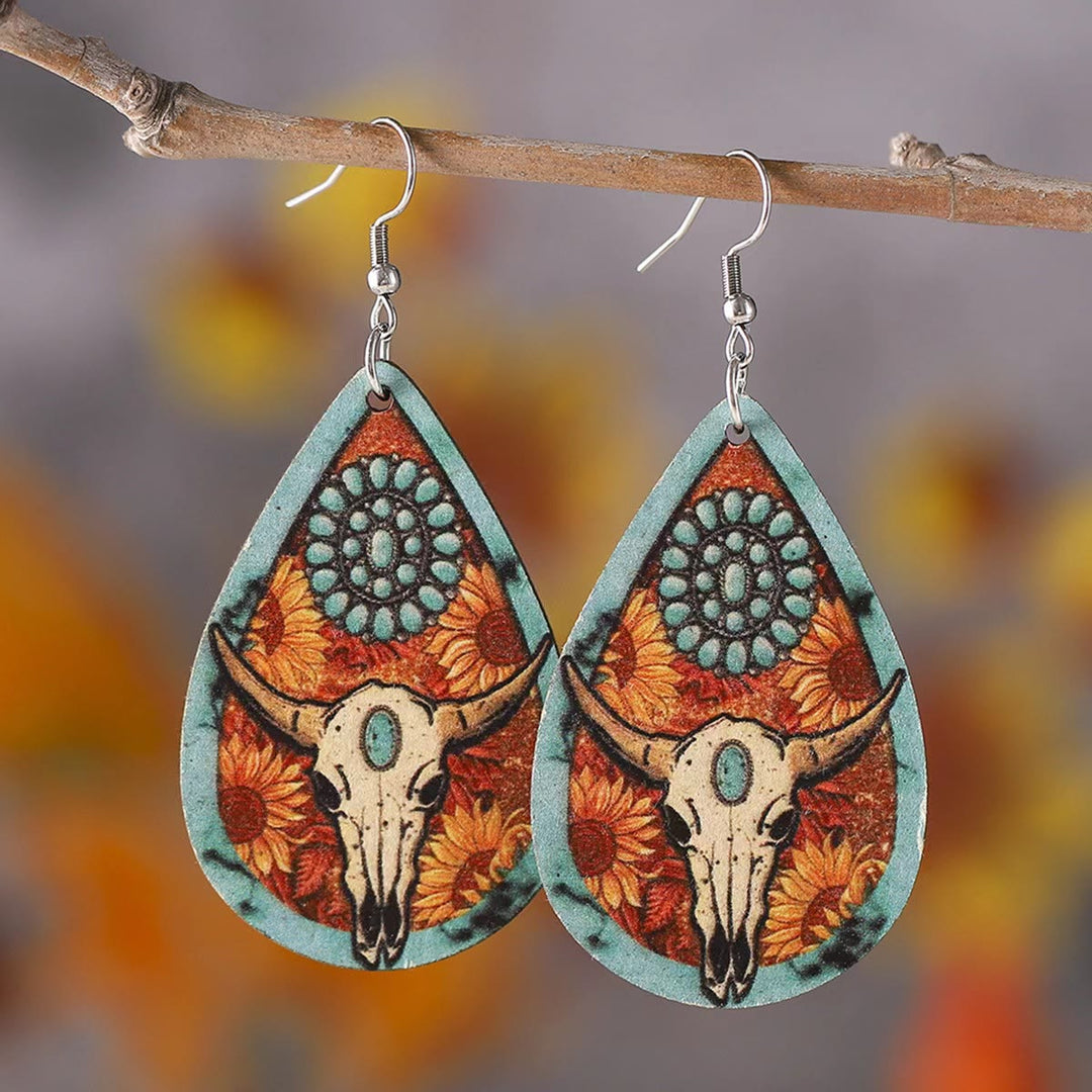 Ohrring aus Holz in Tropfenform mit Bullenkopfmotiv im Western-Stil - Stierkopf - image 0