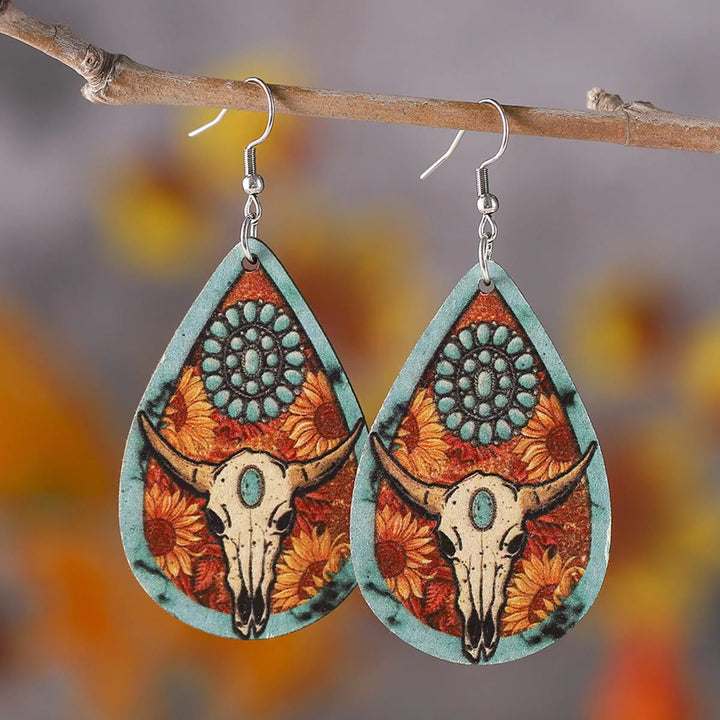 Ohrring aus Holz in Tropfenform mit Bullenkopfmotiv im Western-Stil - Stierkopf - image 0