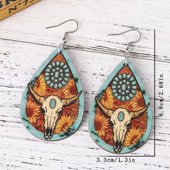 Ohrring aus Holz in Tropfenform mit Bullenkopfmotiv im Western-Stil - image 2