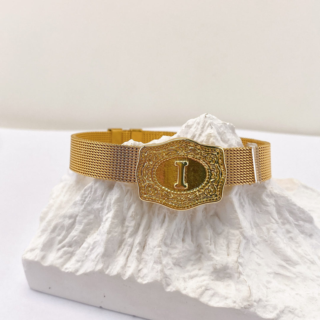 Glamouröses Armband in Goldoptik mit eingraviertem Anfangsbuchstaben - I - image 8