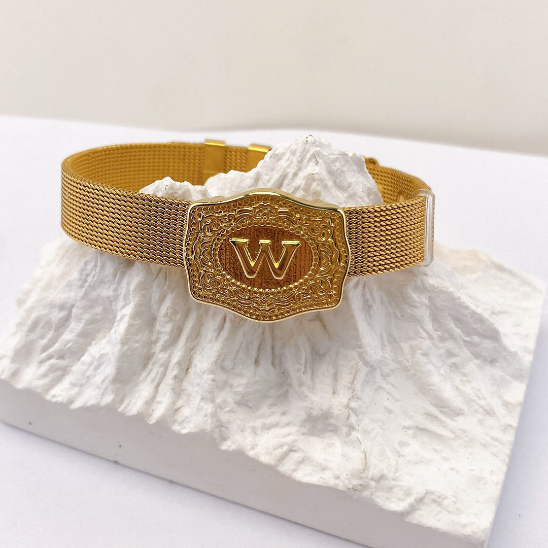 Glamouröses Armband in Goldoptik mit eingraviertem Anfangsbuchstaben - W - image 22