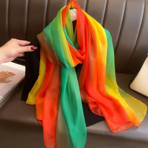 Damen-Schal mit Farbverlauf, leicht und fließend, für alle Jahreszeiten geeignet - Stil Nr. 2 - image 2
