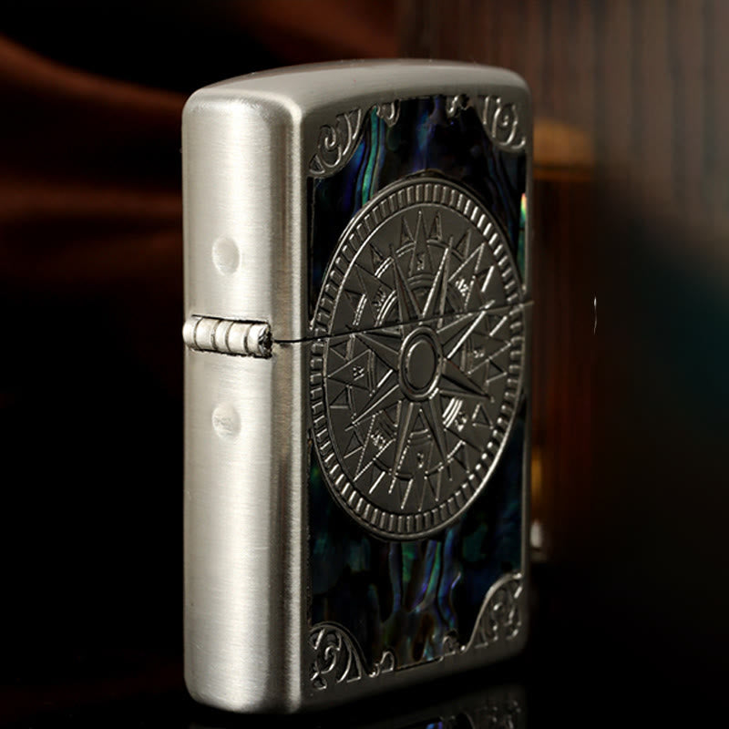 Silberfarbener, metallfarbener Muschelkompass, geschnitztes Petroleumfeuerzeug - image 3