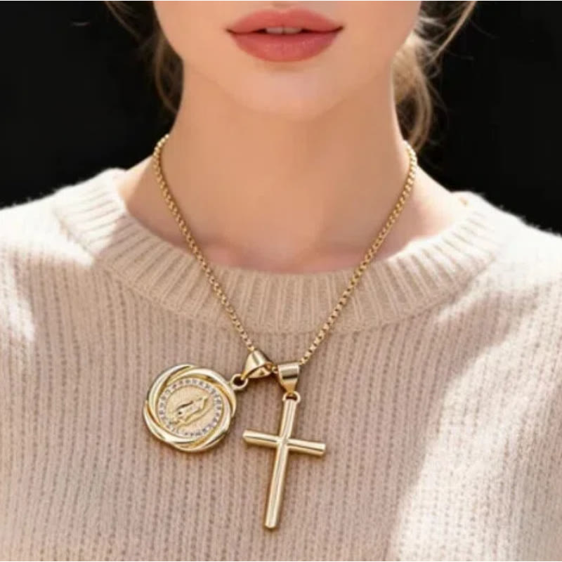 Glänzende goldfarbene Halskette mit Doppelanhänger aus Metall, Siegel und Kreuz. - image 1
