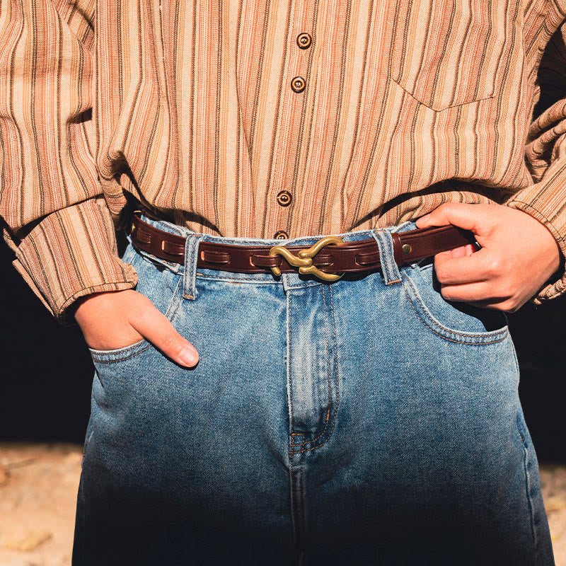 Schmaler und eleganter Ledergürtel für Damen mit goldener Dornschließe - image 8