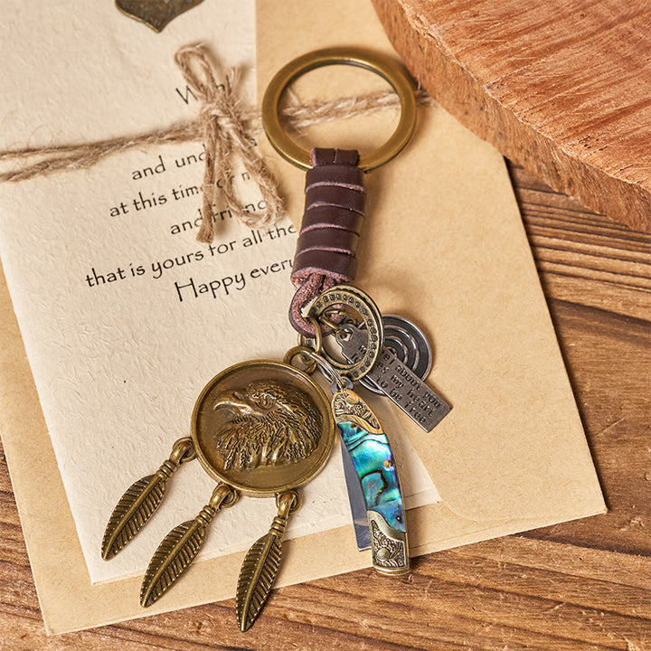 Retro-Adlerkopf-Anhänger mit runder Muschelstruktur, Klappmesser-Schlüsselanhänger - image 1