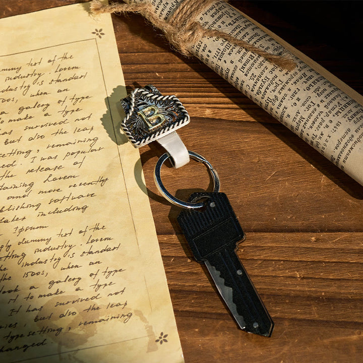 Schlüsselanhänger im Western-Retro-Stil mit Buchstaben und schlüsselförmigem Messer - image 2
