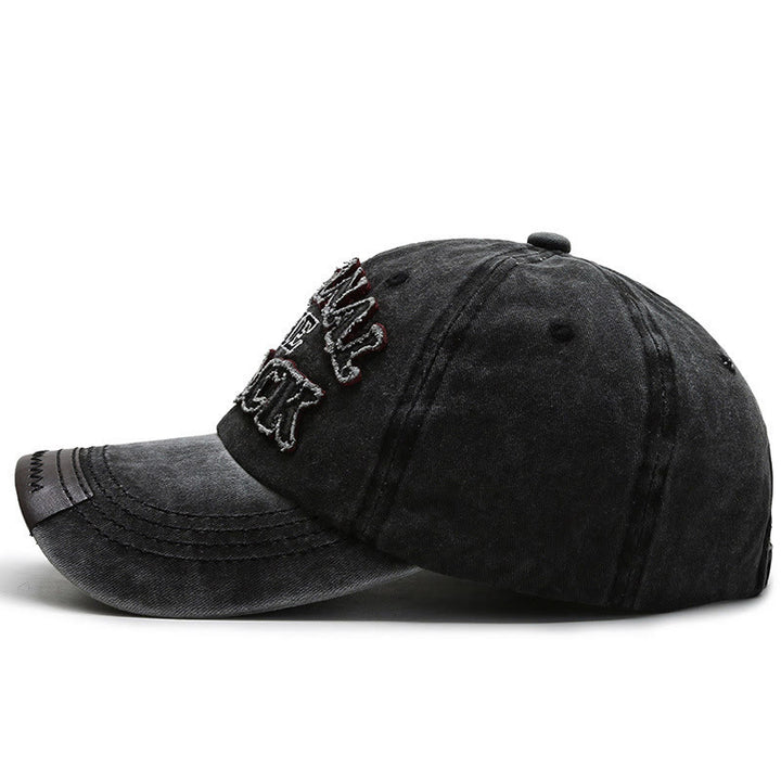 Originale schwarze Retro-Baseballkappe mit kontrastierender Buchstabenstickerei - image 1