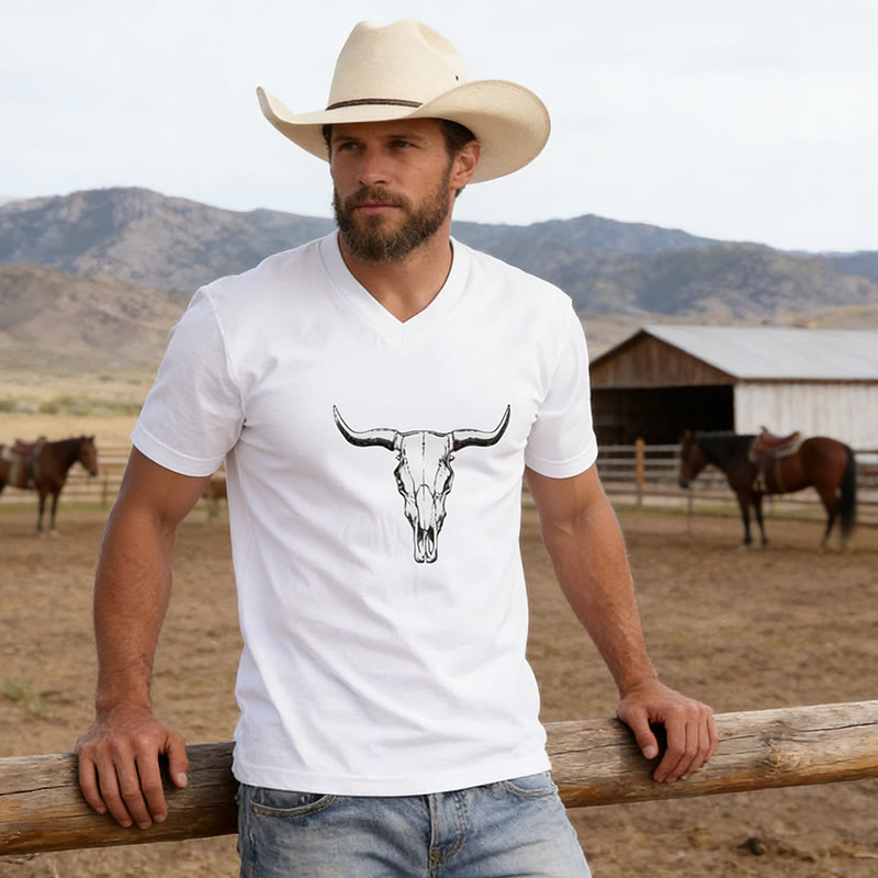 Western-T-Shirt für Herren mit Bullenkopf-Print und V-Ausschnitt - Weiß - 3XL - image 0