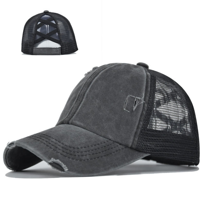 Baseballkappe aus gewaschener Baumwolle mit gekreuzten, abgenutzten Mesh-Einsätzen - Schwarz - Verstellbar (ca. 21 5/8"-22 7/8") - image 1
