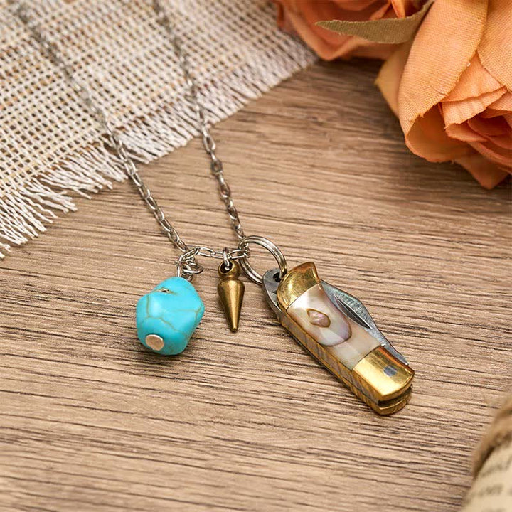 Tragbare Halskette aus Abalone, Türkis und Messing mit Taschenmesser-Anhänger - image 2